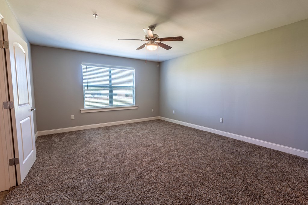 Lakeland Grand Apartments Bedroom