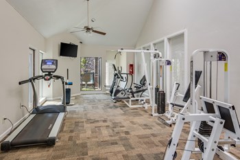 1720 Valley View Ln. 1-2 Beds Apartment for Rent - Photo Gallery 4