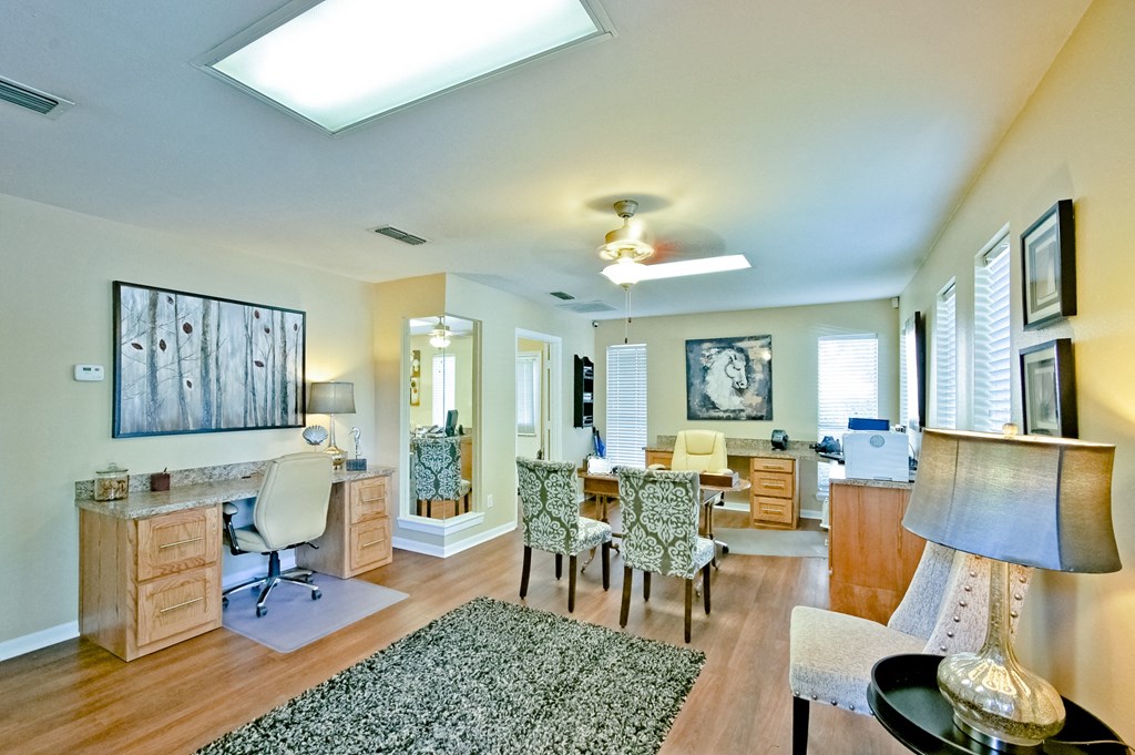 Leasing Office Interior at 600 Baylor in Longview Tx