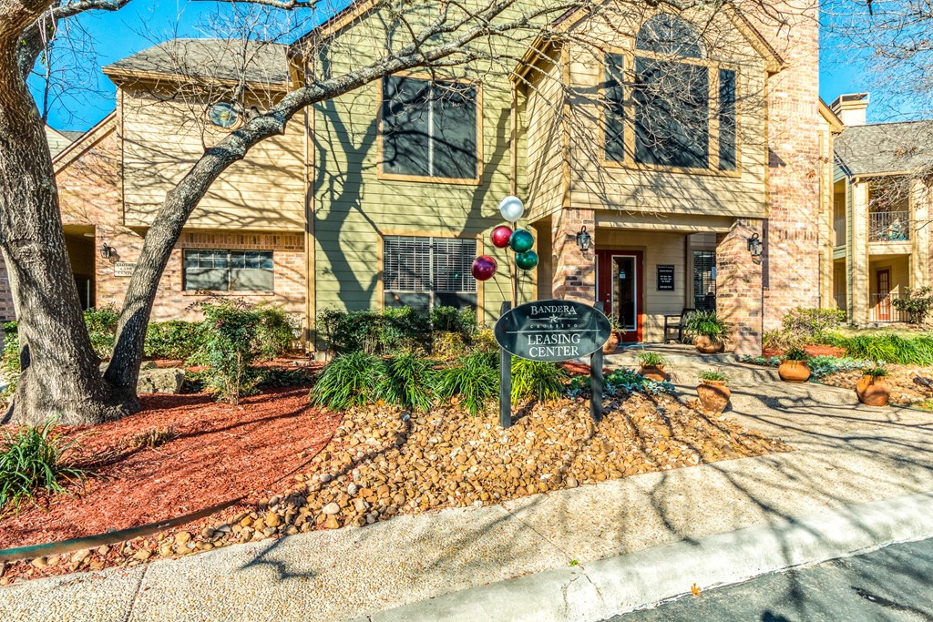 Leasing Office Exterior 1 at Bandera Crossing in San Antonio Tx