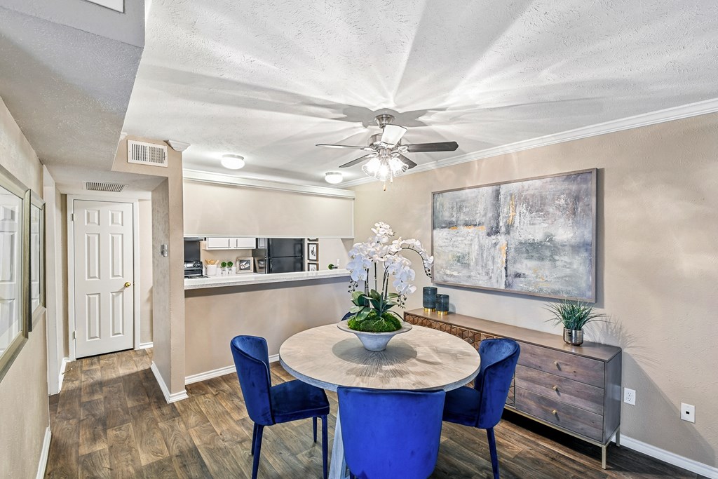 Davenport Apartments Model Dining Room Model Dining Room at Davenport Apartments in Dallas, TX