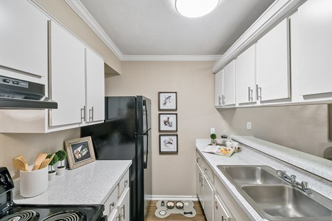 Davenport Apartments Model Kitchen Model Kitchen at Davenport Apartments in Dallas, TX