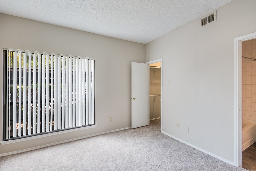 Unit 1D available at Lakeridge Apartment Homes in Irving, Texas, TX