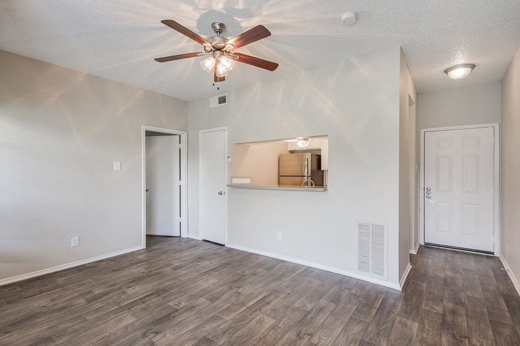 Unit 2C at Lakeridge Apartment Homes in Irving, Texas, TX
