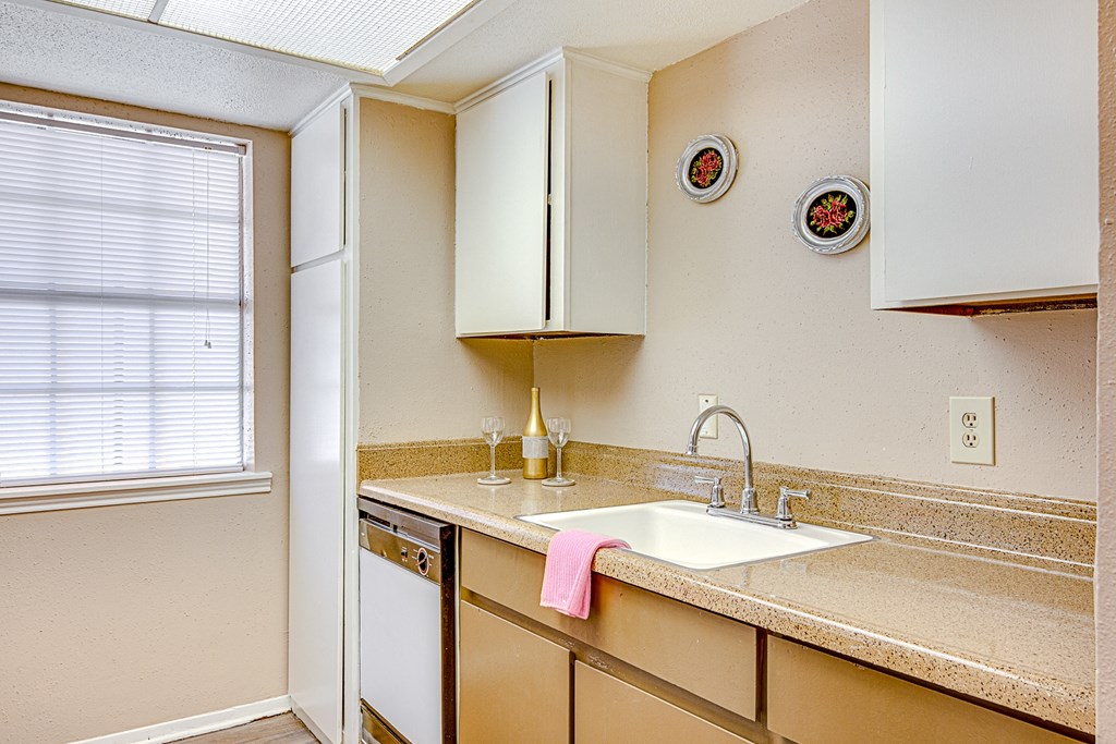 Model Kitchen 3 at The Abbey in Longview TX