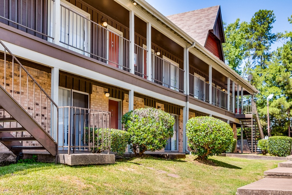Apartment Exterior 2 at The Abbey in Longview TX