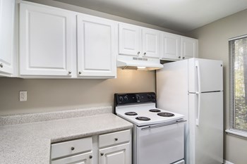 Model_One_Kitchen_1-RiverwoodCrossing-RoswellGA - Photo Gallery 24