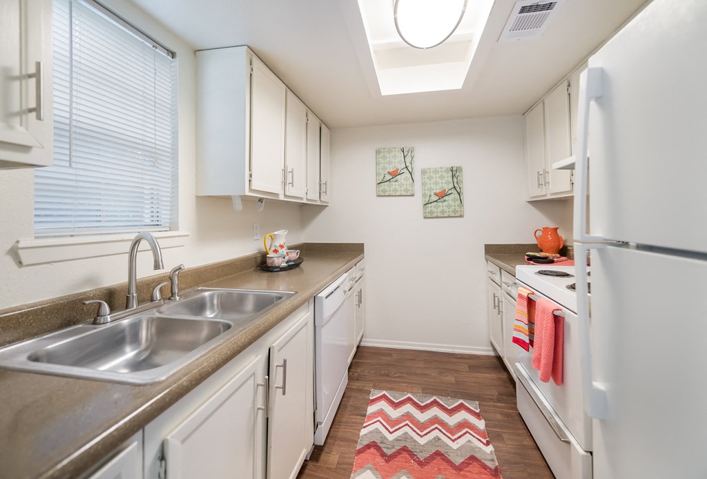 Model Kitchen 1 at Laurel Parc in Shreveport, LA