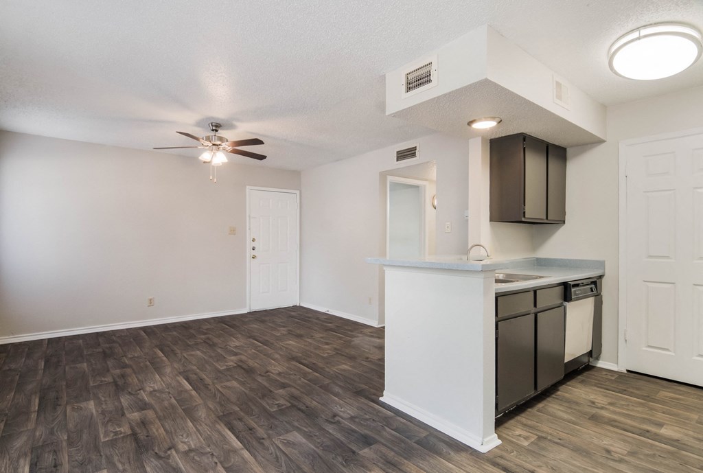 Mountain Ridge Apartments, 2626 Duncanville Road, Dallas, TX - RentCafe