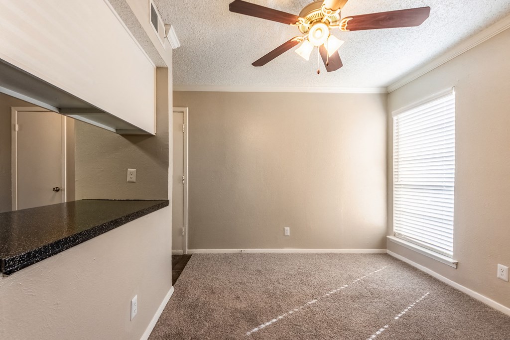 Vacant Dining Area at Noel on the Parkway Apartments in Dallas, Texas, TX