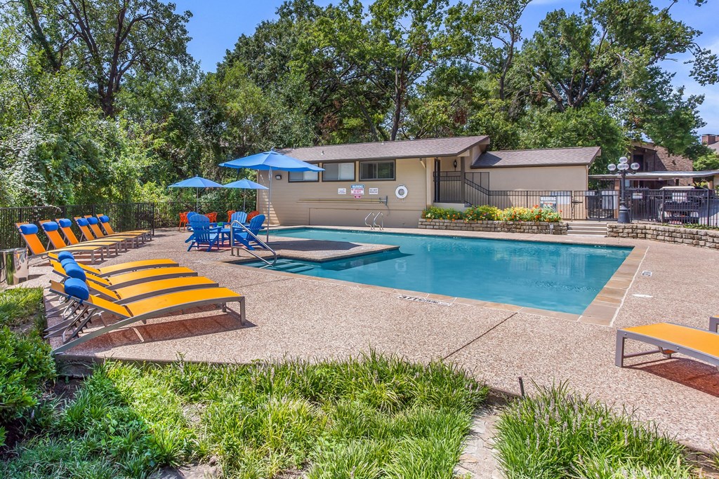 Pool | Preston Oaks | Dallas