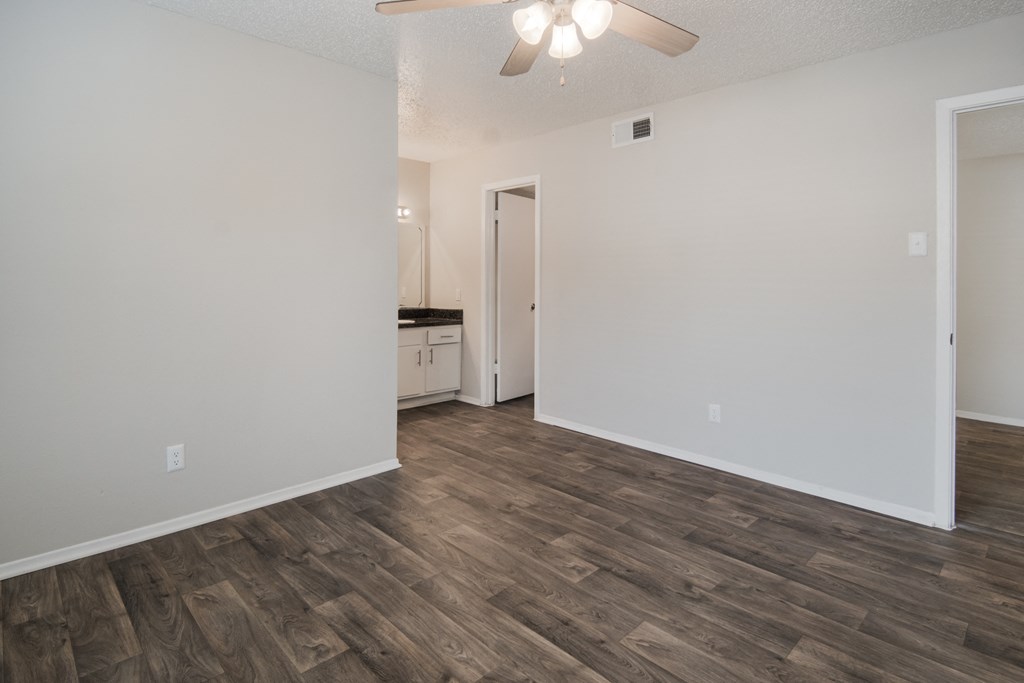 Bedroom with Ceiling Fan at Preston Villas Apartment Homes, Dallas, Texas, TX