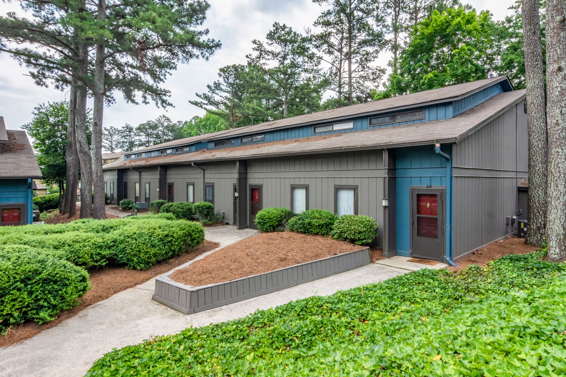 Pine Village North Apartments in Smyrna, GA