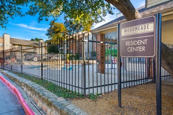 3811 Block Dr. 1-2 Beds Apartment for Rent - Photo Gallery 2