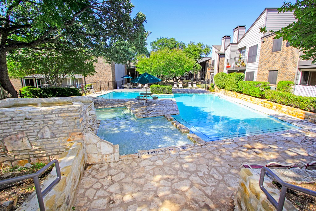 beautiful pool at Westdale Parke in Austin, TX
