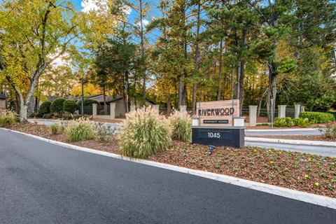 Property_Entrance-RiverwoodCrossing-RoswellGA