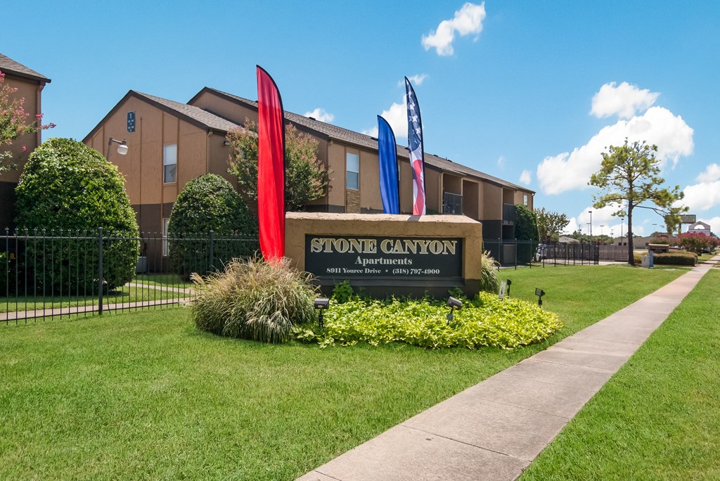 Property Sign at Stone Canyon Apartments in Shreveport, LA