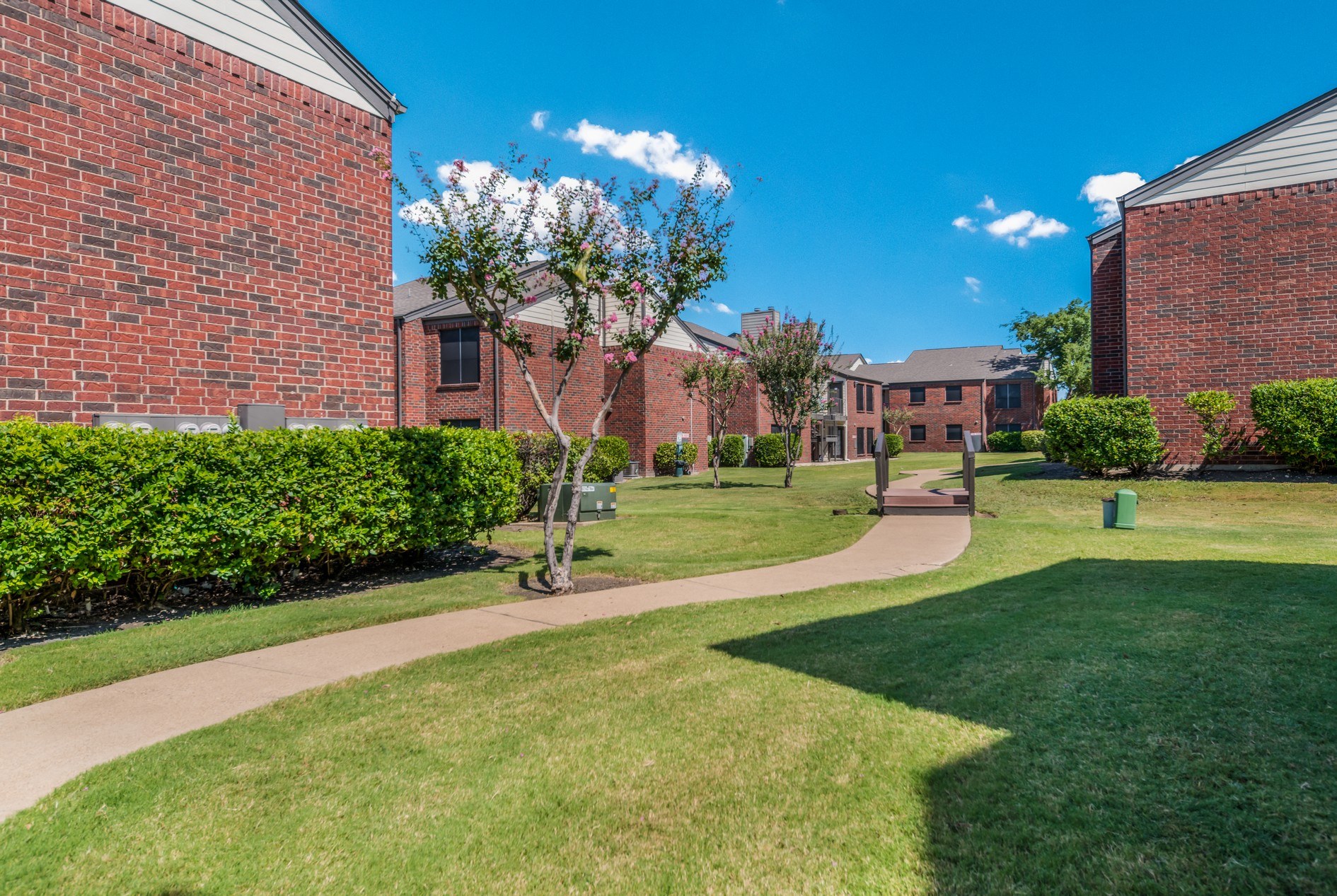 Rustic Oaks Apartments in Wylie, TX
