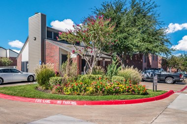 Leasing Office Exterior | Rustic Oaks | Wylie TX