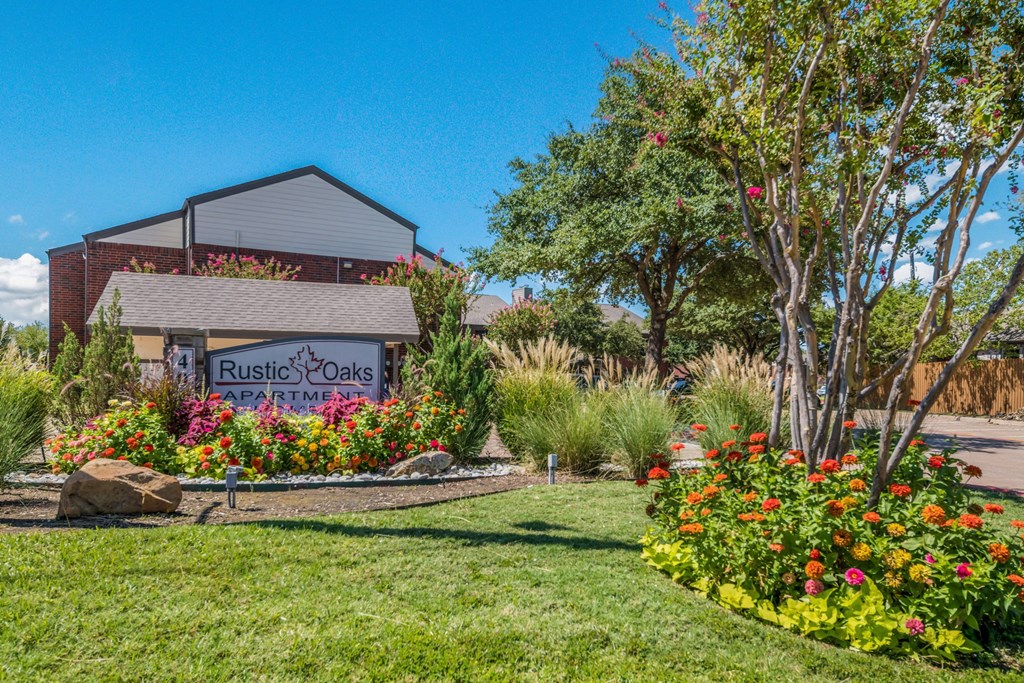 Signage| Rustic Oaks | Wylie TX