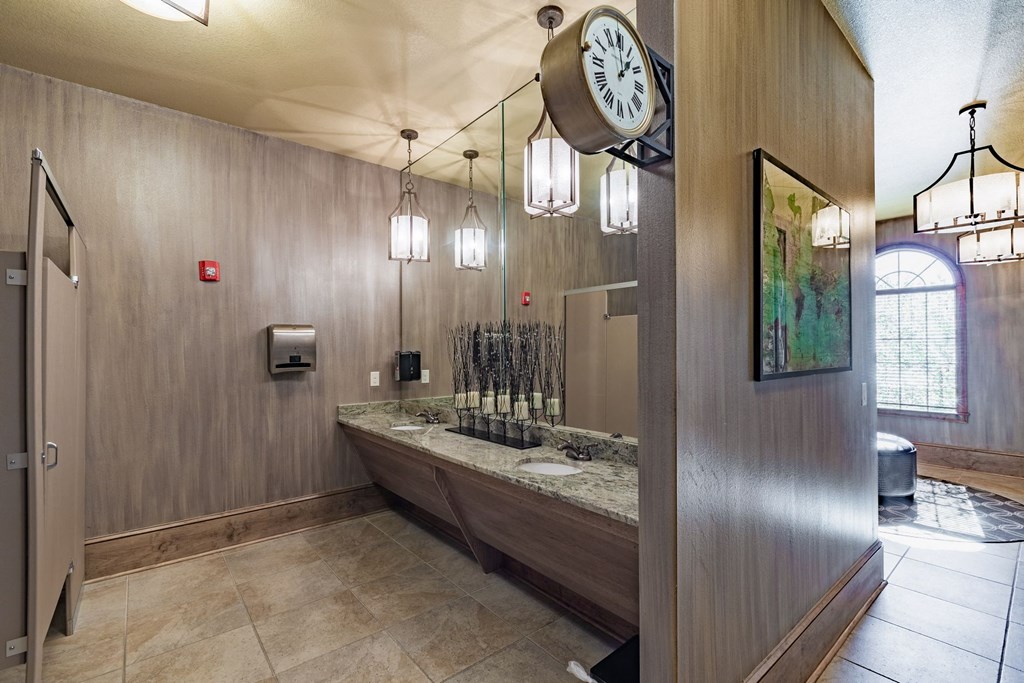 Locker Room  | Reserve at Pelham | Luxury Apartments in Pelham, AL