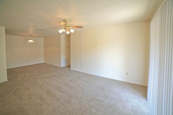 Living Room | Stone Canyon | Shreveport LA - Photo Gallery 3