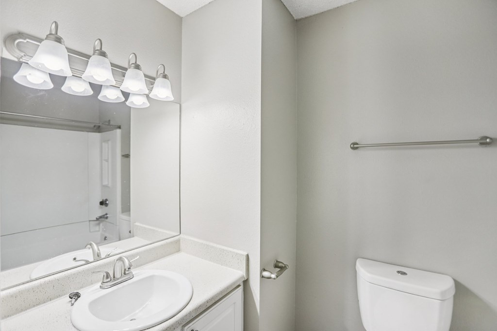 Standford Village Apartments in Norcross, GA Bathroom