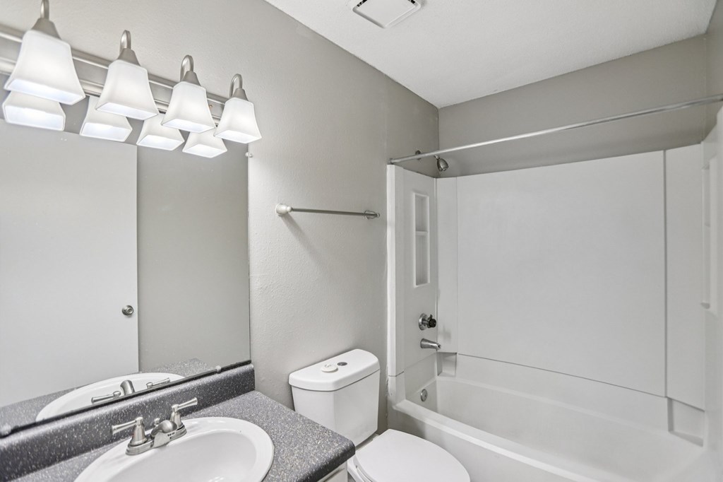 Standford Village Apartments in Norcross, GA Bathroom