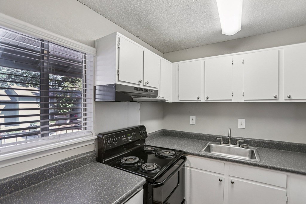Standford Village Apartments in Norcross, GA Kitchen