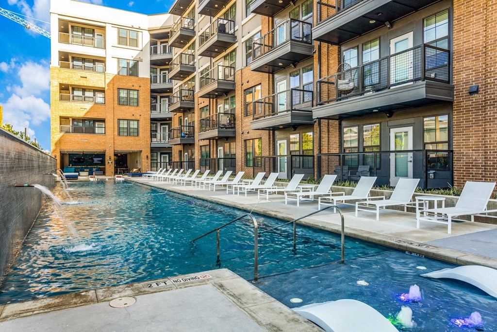 Poolside Relaxation at St. Elmo Apartment in Austin, TX