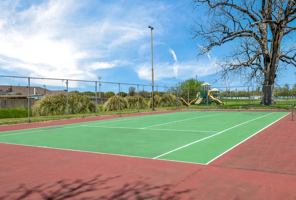 Tennis Courts at Orleans Square in Shreveport, LA