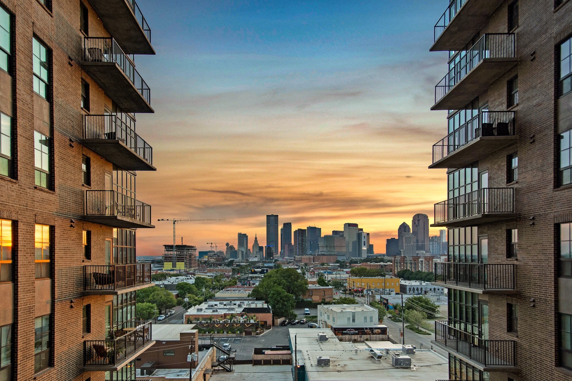 Luxury Apartment Rentals in Downtown Dallas | The Case Building