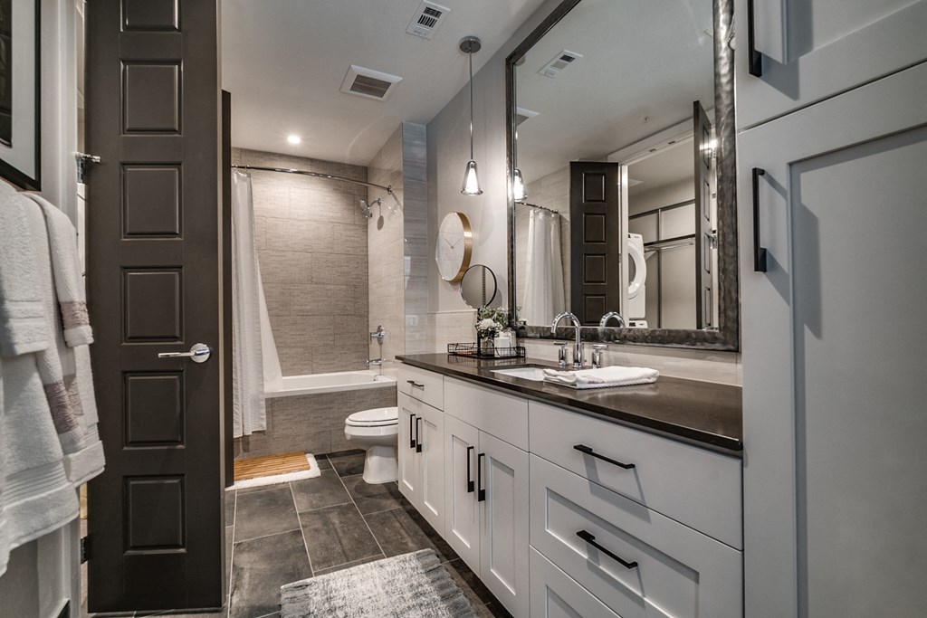 Bathroom With Bathtub at The Hamilton, Dallas, TX