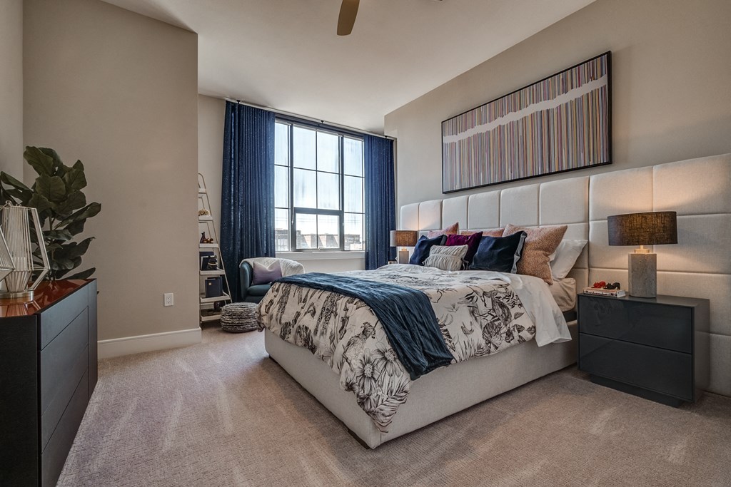 Beautiful Bright Bedroom at The Hamilton, Texas, 75226