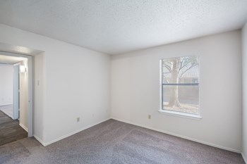 3811 Block Dr. 1-2 Beds Apartment for Rent - Photo Gallery 5