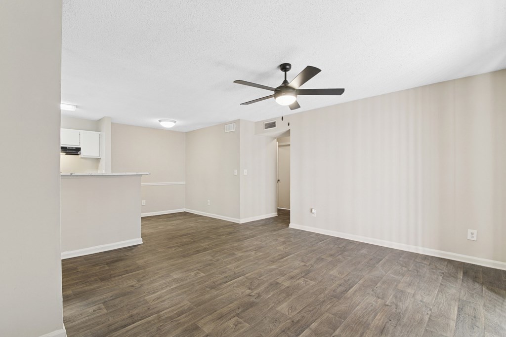 Woodmere Trace Apartmements in Duluth, GA Living Room