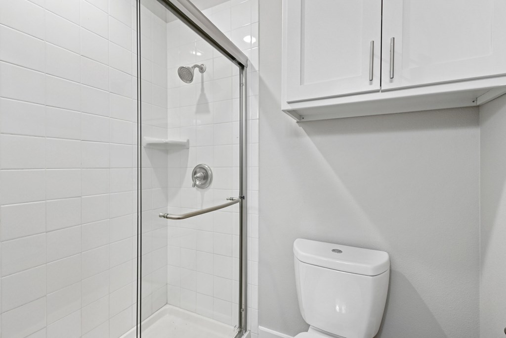 Westdale Hills Muirfield Village in Hurst TX Bathroom