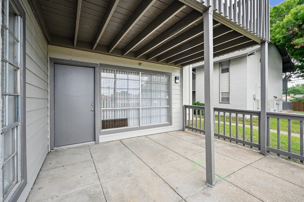 the spacious patio at Woodlands of Plano in Plano, TX