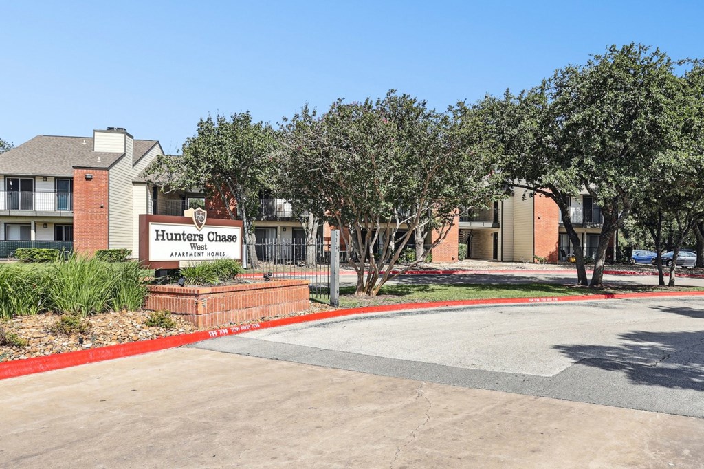 Entry to Hunters Chase in Austin, TX