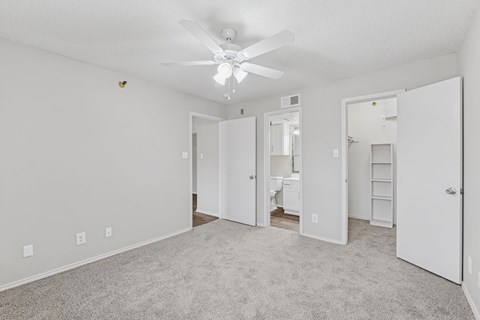 B1 bedroom at Jefferson Place in Irving, Tx