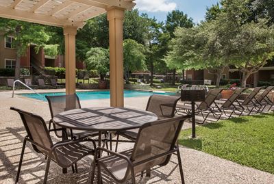 Poolside Picnic and Grilling Station at Jefferson Place Apartments in Irving, Texas, TX