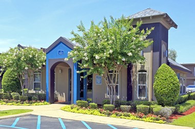 Exterior Leasing Office at The Drake Apartments in Bossier City, Louisiana, LA