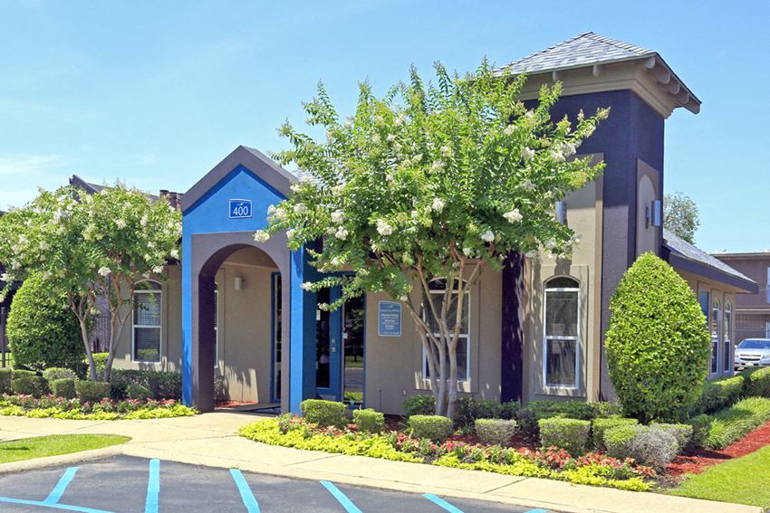 Exterior Leasing Office at The Drake Apartments in Bossier City, Louisiana, LA - Photo Gallery 1