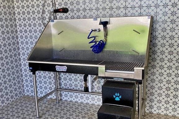 grill area of Avery Oaks in Austin, TX