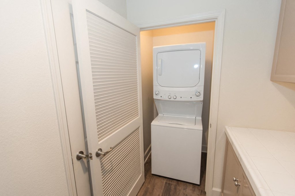 1x1 Laundry Area