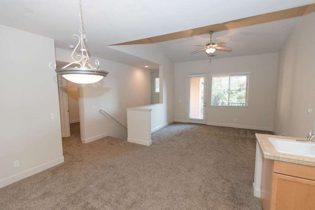 2x2 Classic Dining Room