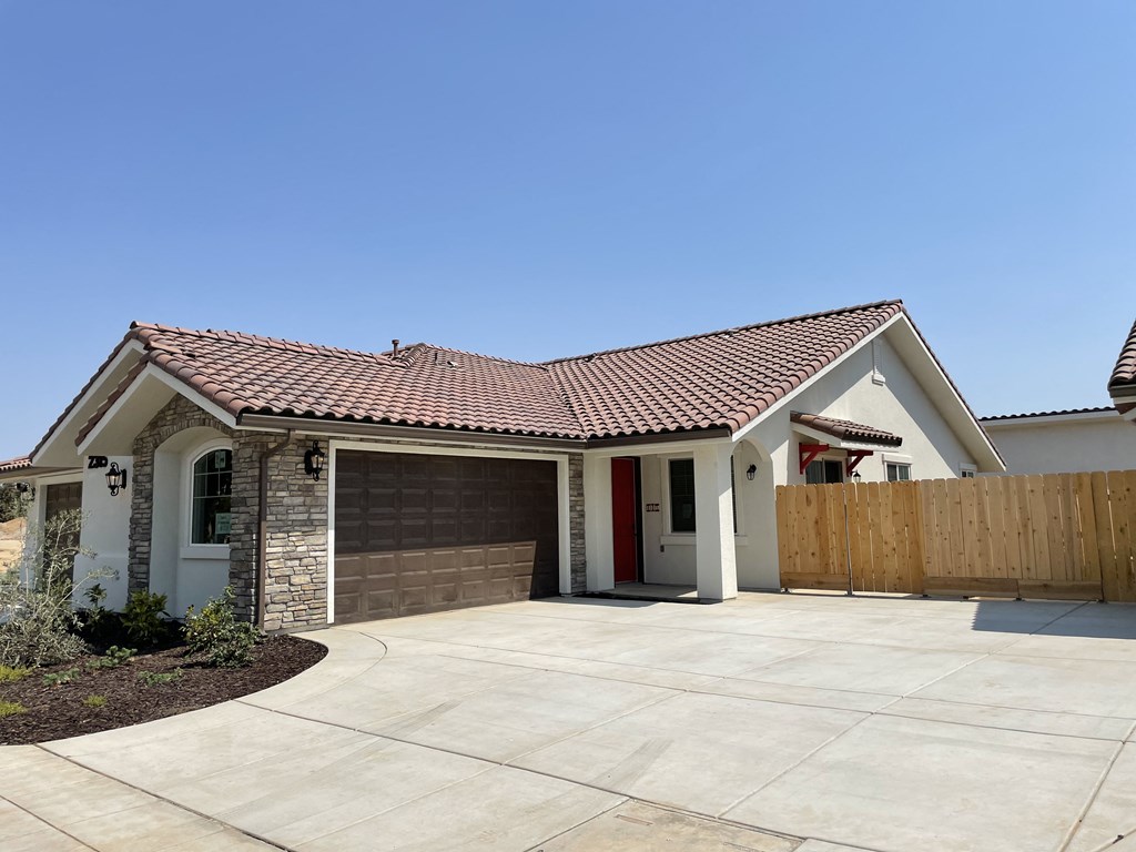 Rock Ranch Single Level Front View