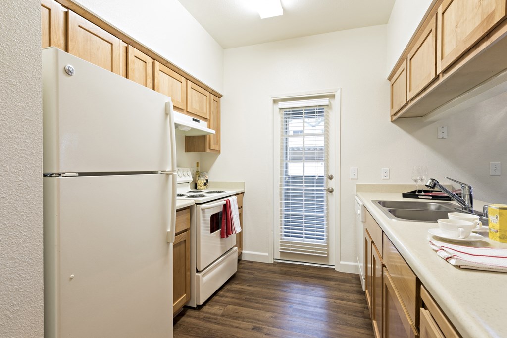 Gourmet Kitchens with Dishwasher and Disposal,at Park Ridge Apartments, California at Park Ridge Apartments, California, 27523