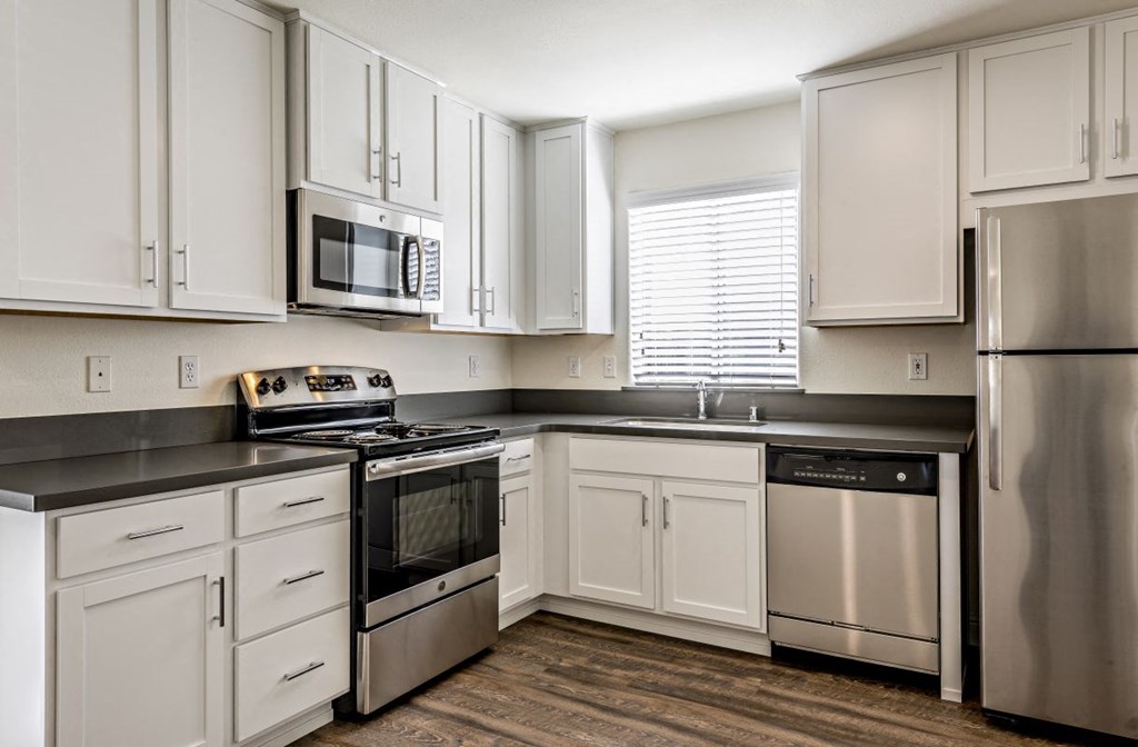 Fully Furnished Kitchen With Stainless Steel Appliances at Le Provence at the Dominion, Fresno, CA