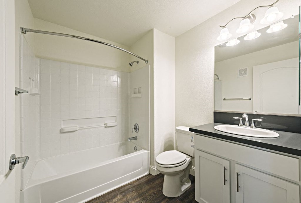 Large Bedroom En-Suite Bathroom at Le Provence at the Dominion, Fresno, 93720